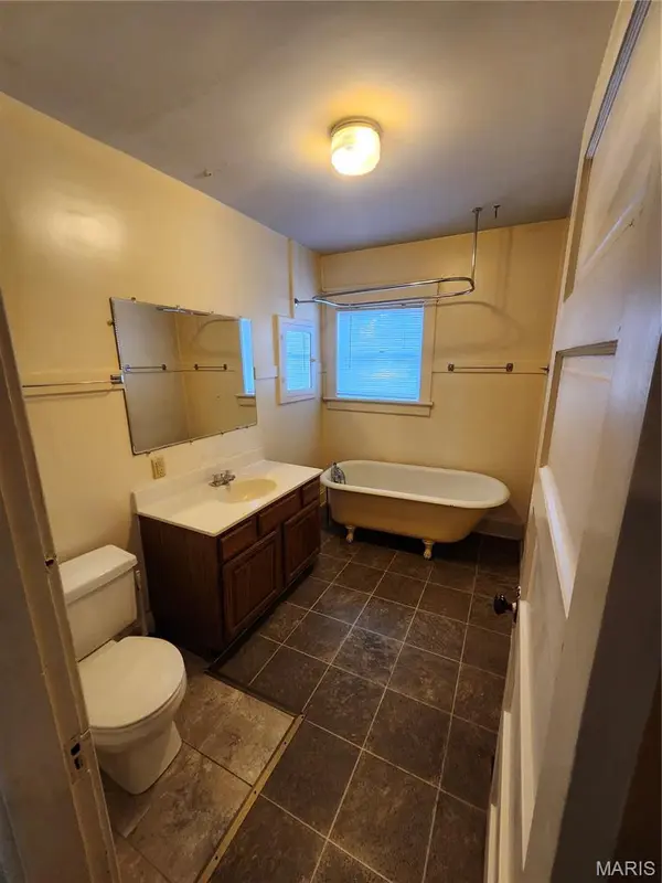 2705 College, Alton, IL 62062