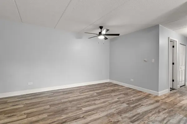 586 Fairway View DR #1B, Wheeling, IL 60090
