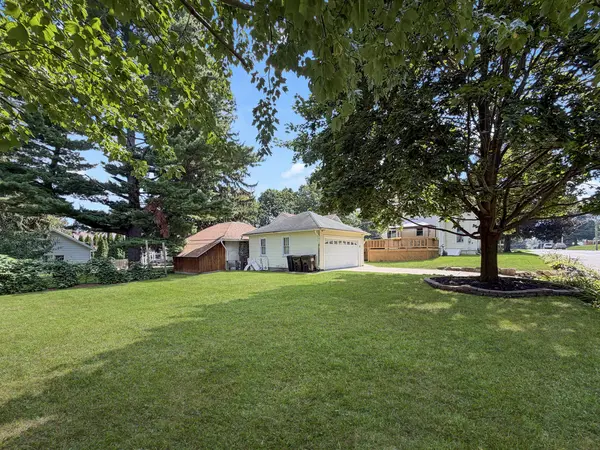 1426 W Lincoln BLVD, Freeport, IL 61032