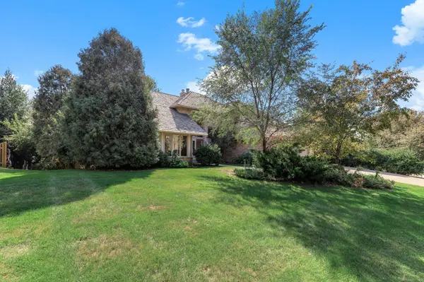 782 Evergreen KNLS, Mendota Heights, MN 55118