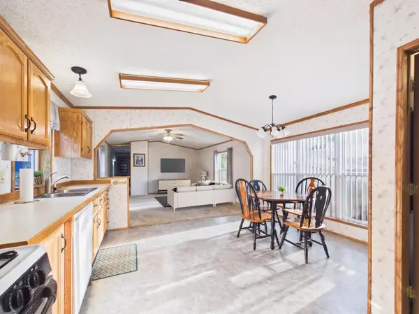 701 Oak AVE, Madison Lake, MN 56063