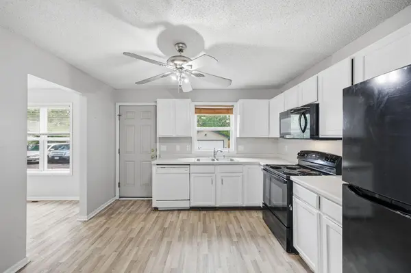 1002 Matilda ST, Saint Paul, MN 55117