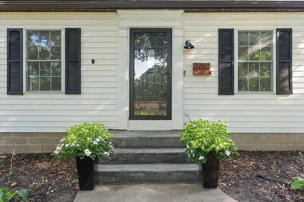 2757 Sherwood RD, Mounds View, MN 55112