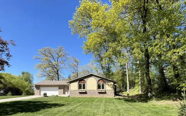 5885 Hidden Oaks CIR SE, Prior Lake, MN 55372