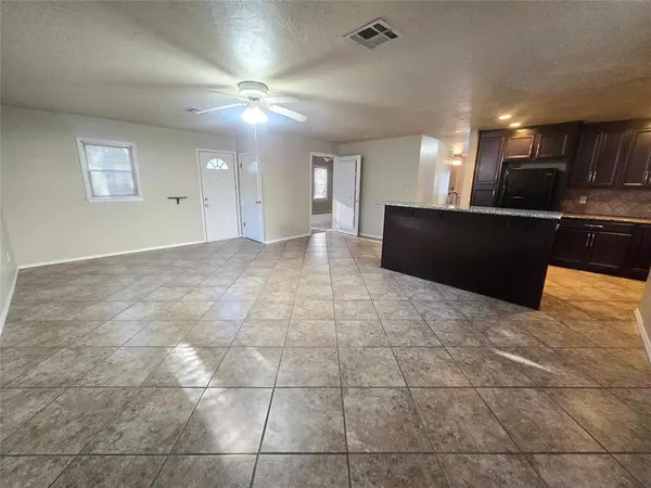 6805 NW 42nd ST, Bethany, OK 73008
