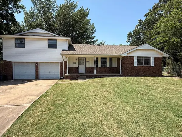 2008 Lyndon CIR, The Village, OK 73120