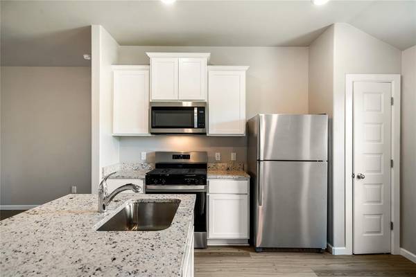 1916 Redwood LN, El Reno, OK 73036