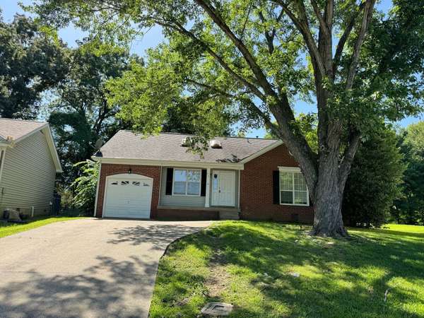 69 Grassmire, Clarksville, TN 37042