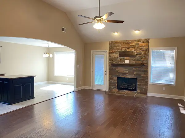 1949 Jackie Lorraine Dr, Clarksville, TN 37042