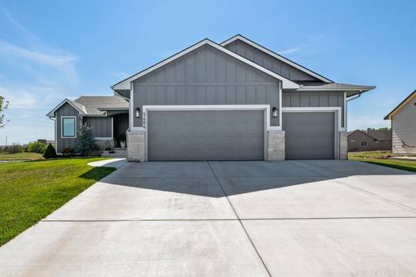 5484 N Toben Dr., Bel Aire, KS 67226