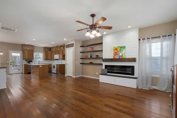 708 E Saint Charles ST, Ozark, MO 65721