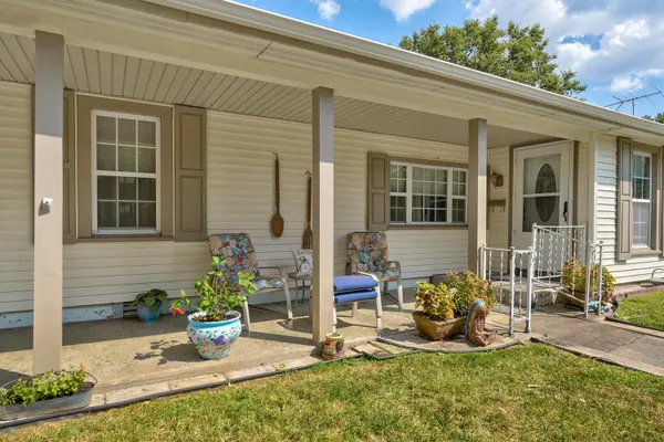 1908 S Holland AVE, Springfield, MO 65807
