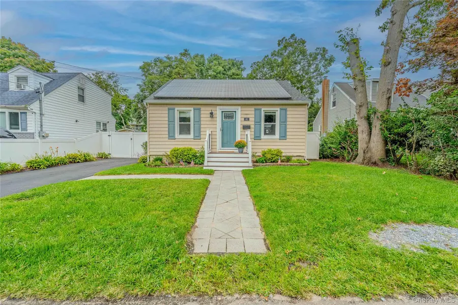 41 W 6th ST, Patchogue, NY 11772