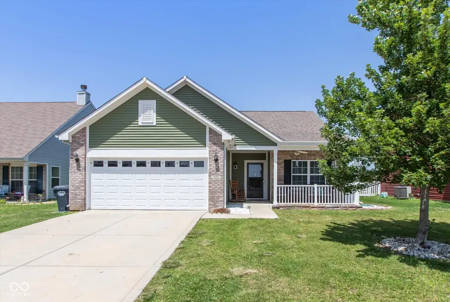 898 Briarstone DR, Greenwood, IN 46143