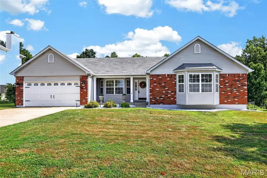 7235 Picasso DR, Dardenne Prairie, MO 63368