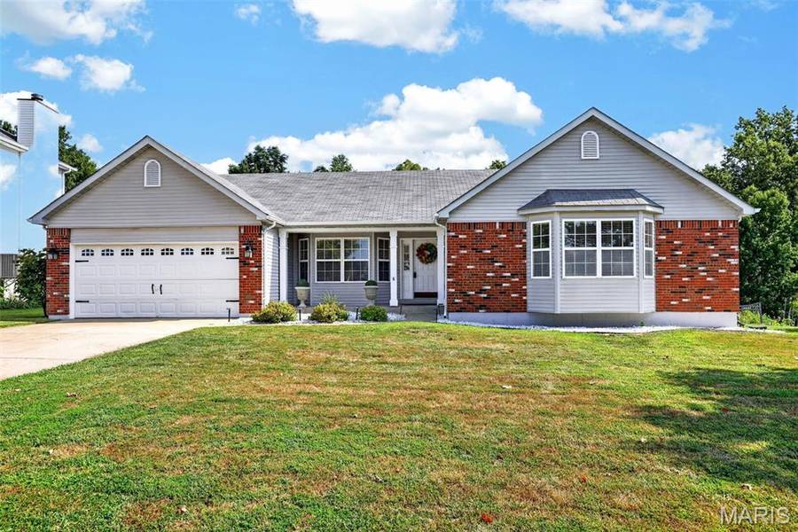 7235 Picasso DR, Dardenne Prairie, MO 63368