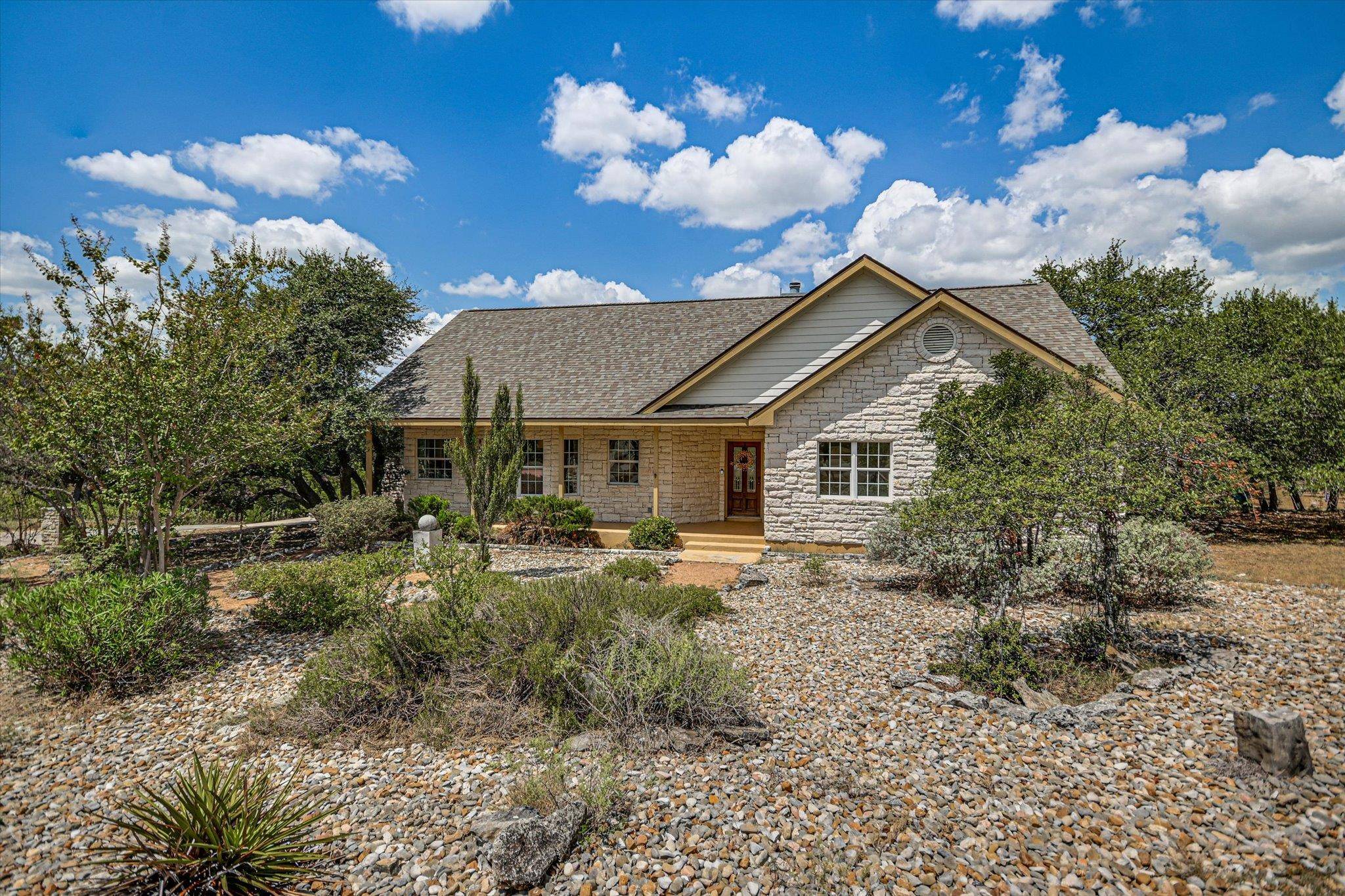 17 Falling Leaf LN, Wimberley, TX 78676