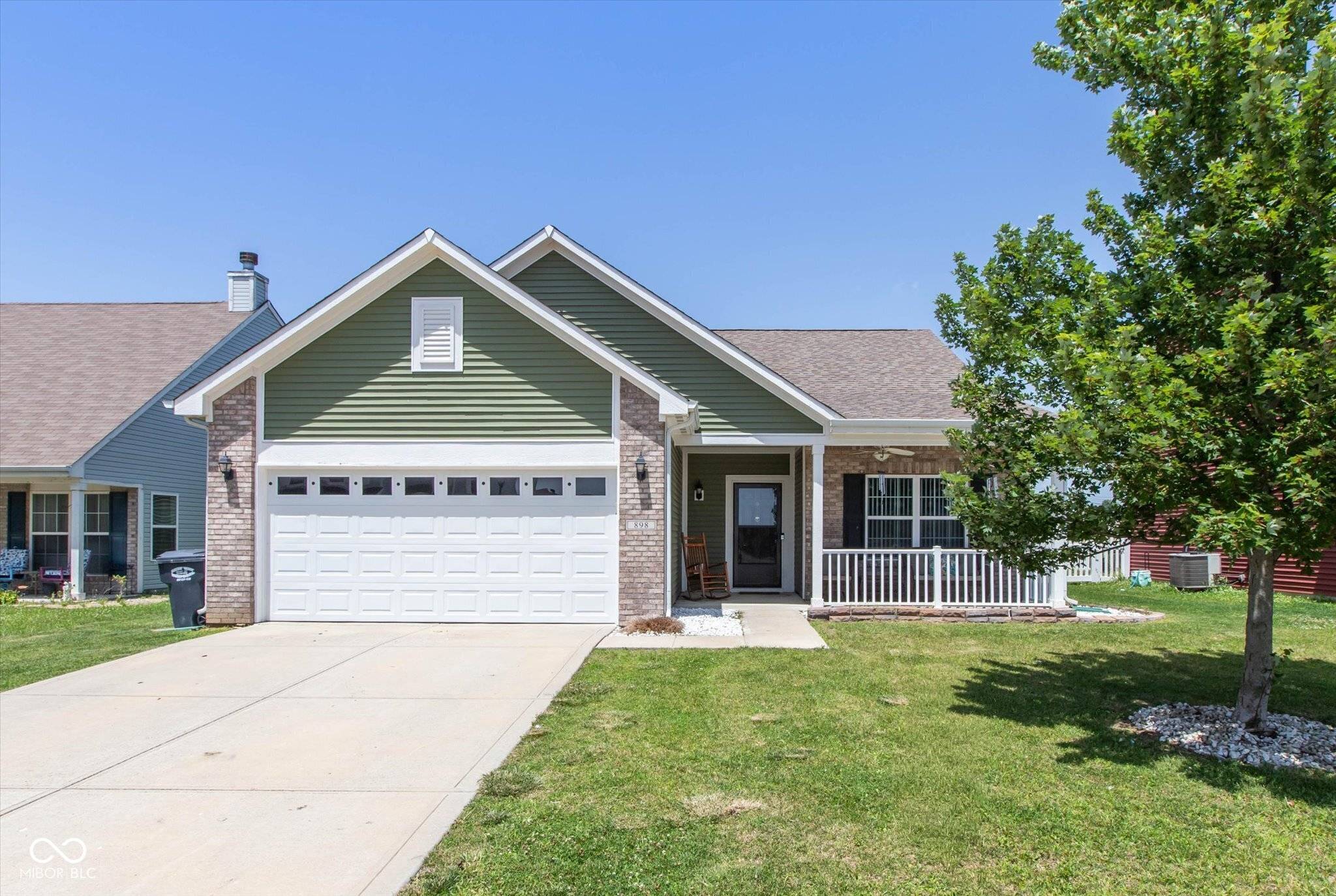 898 Briarstone DR, Greenwood, IN 46143