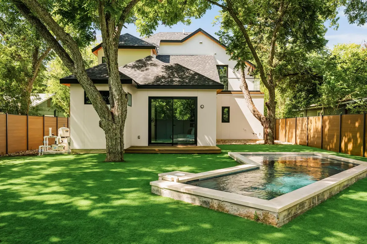 3210 Thompson, Austin, TX 78702