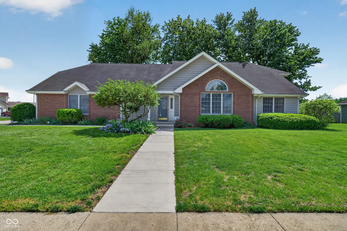 112 Cardinal DR E, Seymour, IN 47274