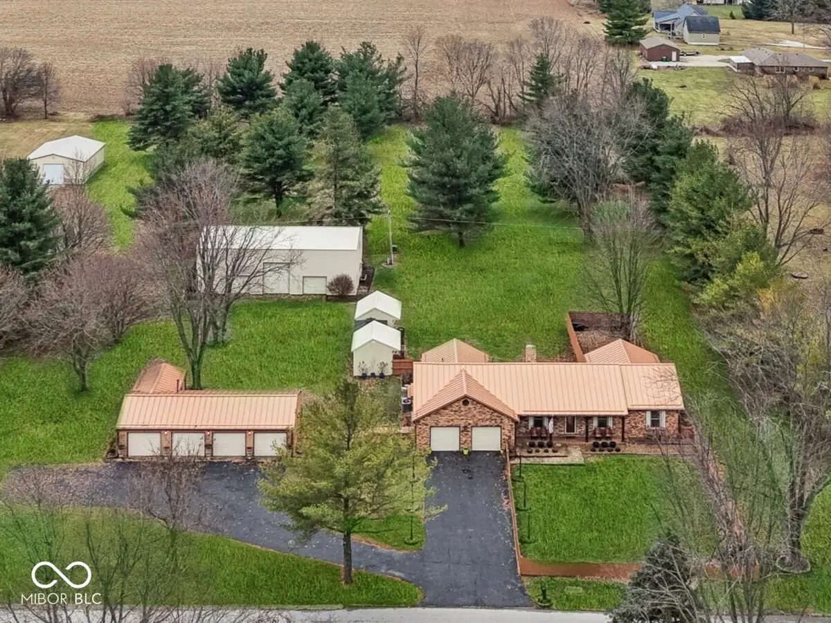 2579 Cardinal DR, Pittsboro, IN 46167