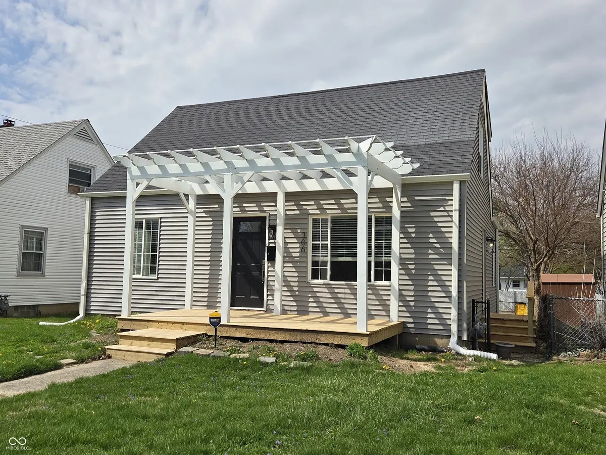 306 N 18th AVE, Beech Grove, IN 46107