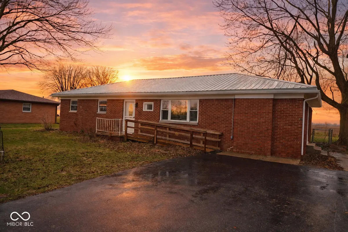 2183 S Fairview DR, Shelbyville, IN 46176