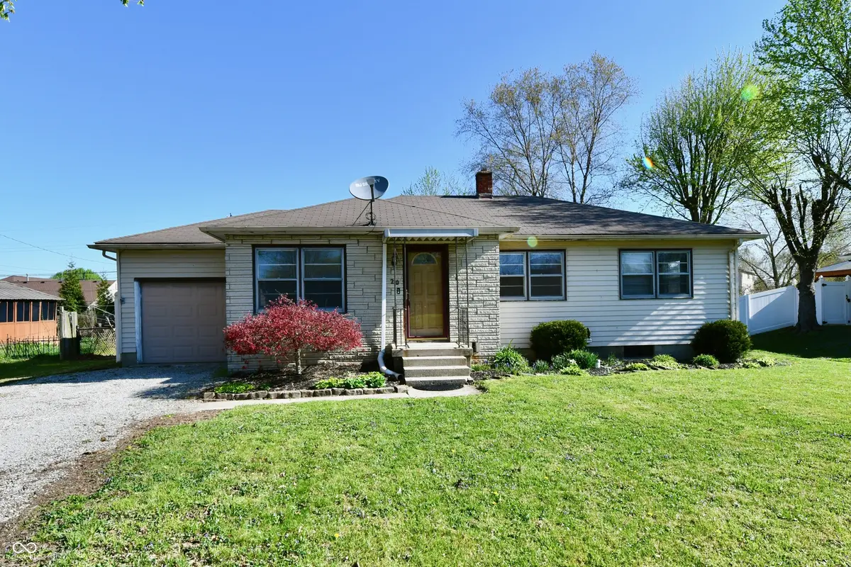 20 E North ST, New Palestine, IN 46163