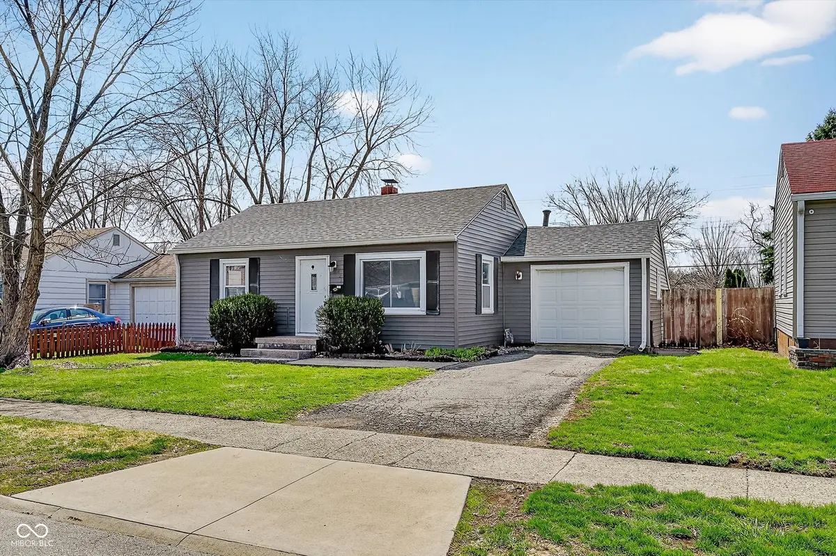 421 Fletcher LN, Beech Grove, IN 46107