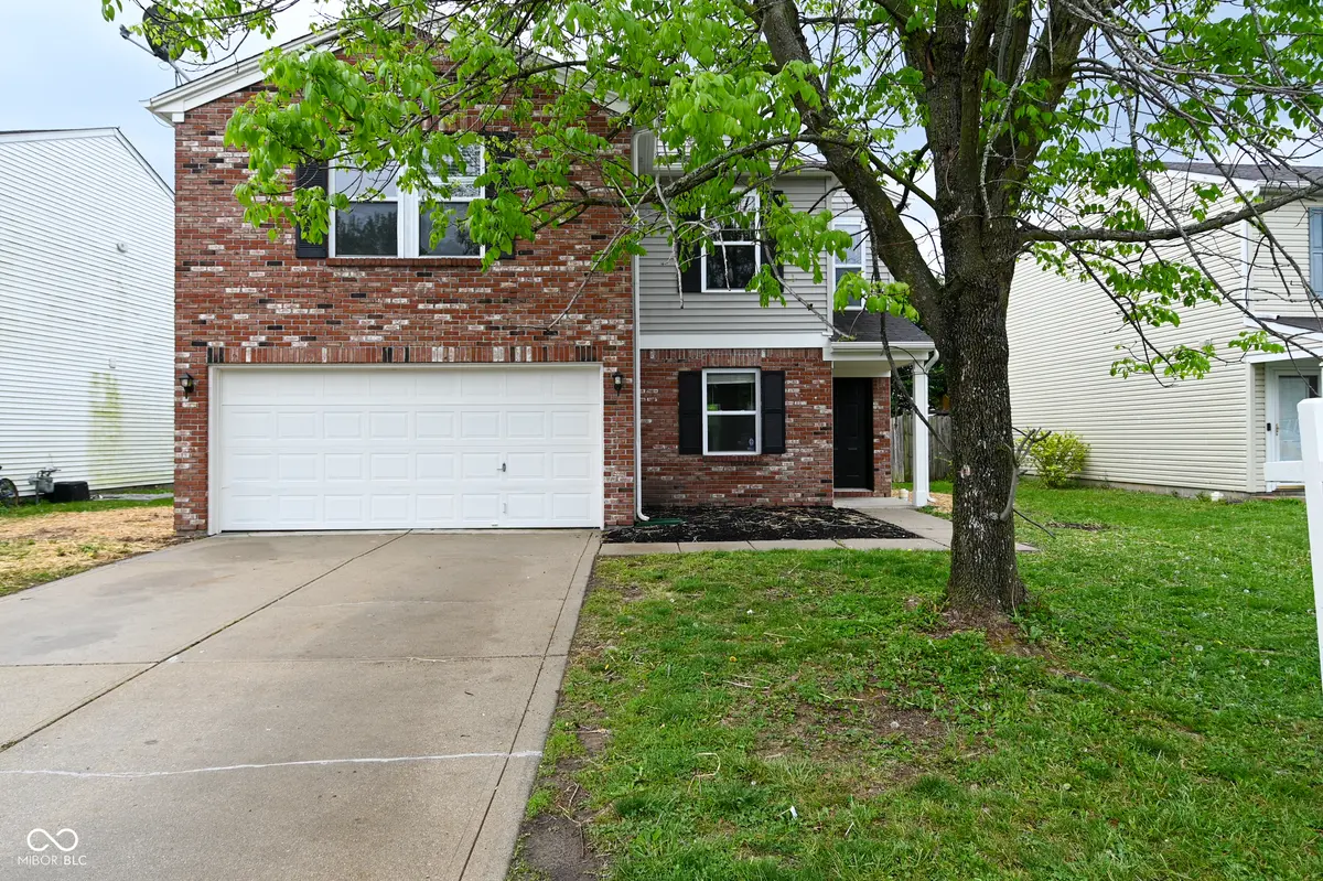 8624 Centenary DR, Indianapolis, IN 46113