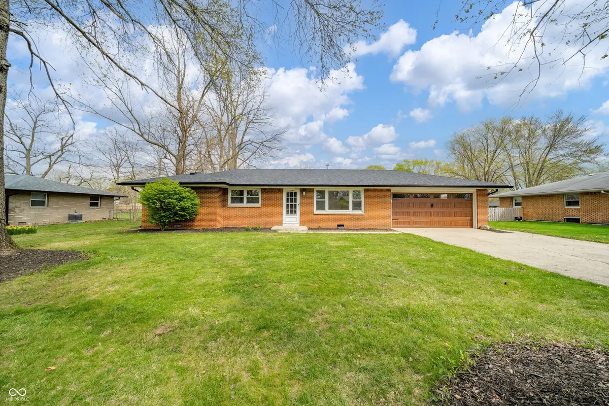 916 Slack DR, Anderson, IN 46013