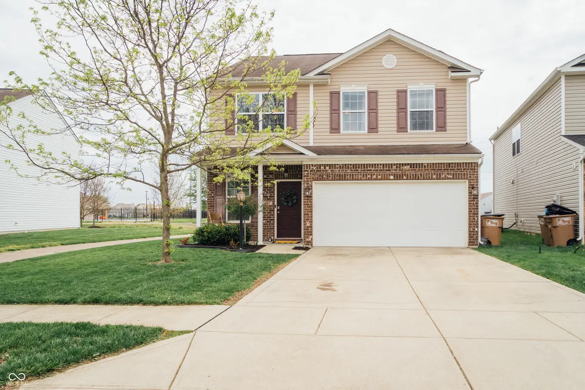 2263 Shadow Bend DR, Columbus, IN 47201