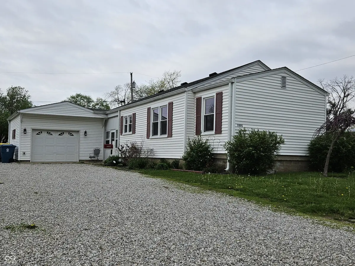 100 S Blake ST, Sheridan, IN 46069