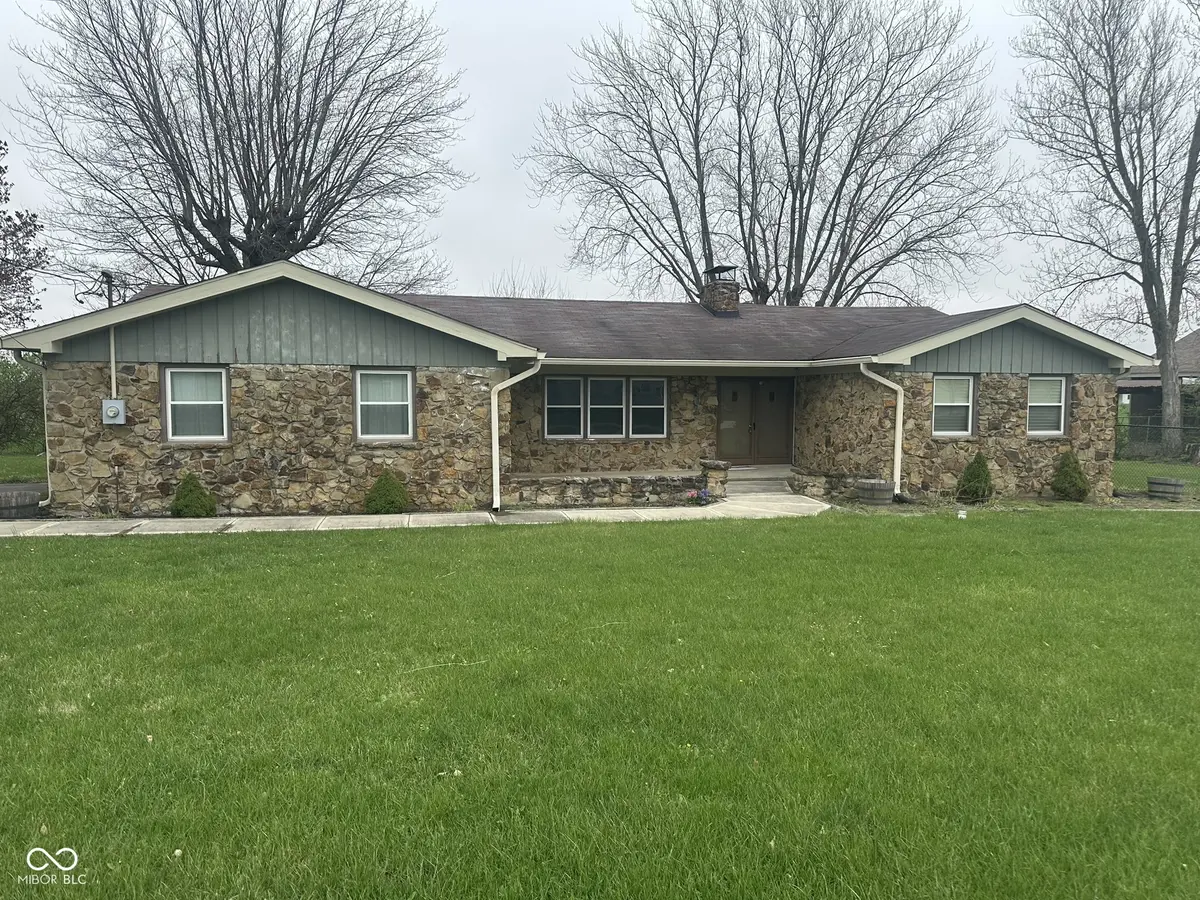 1639 N Buck Creek RD, Greenfield, IN 46140