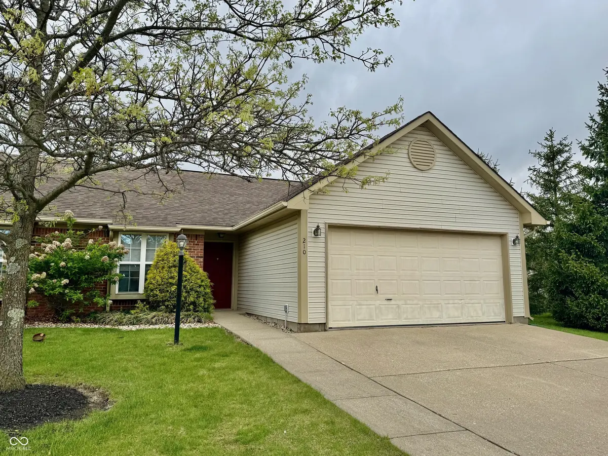 210 Woodberry DR, Danville, IN 46122