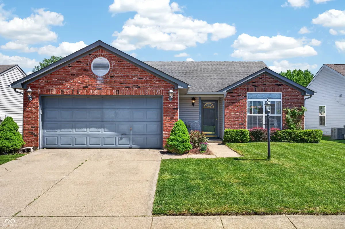 1547 Millridge DR, Greenwood, IN 46143
