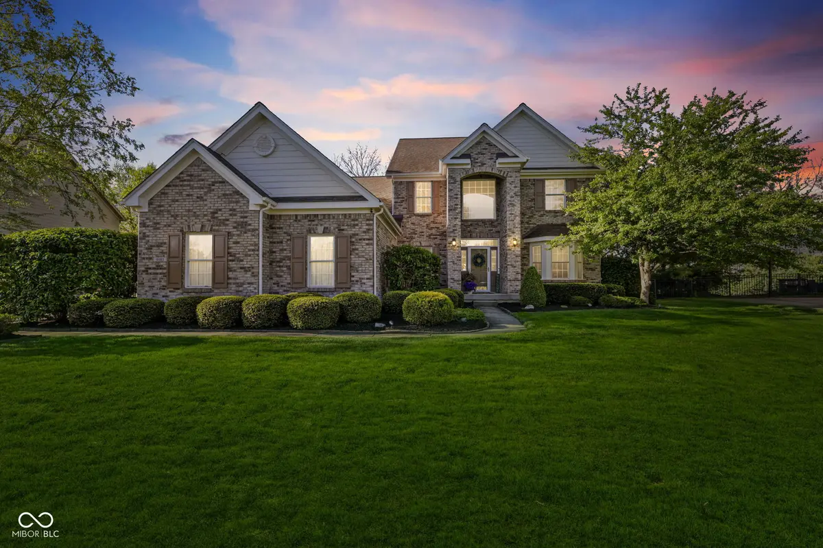 9103 Iris LN, Zionsville, IN 46077