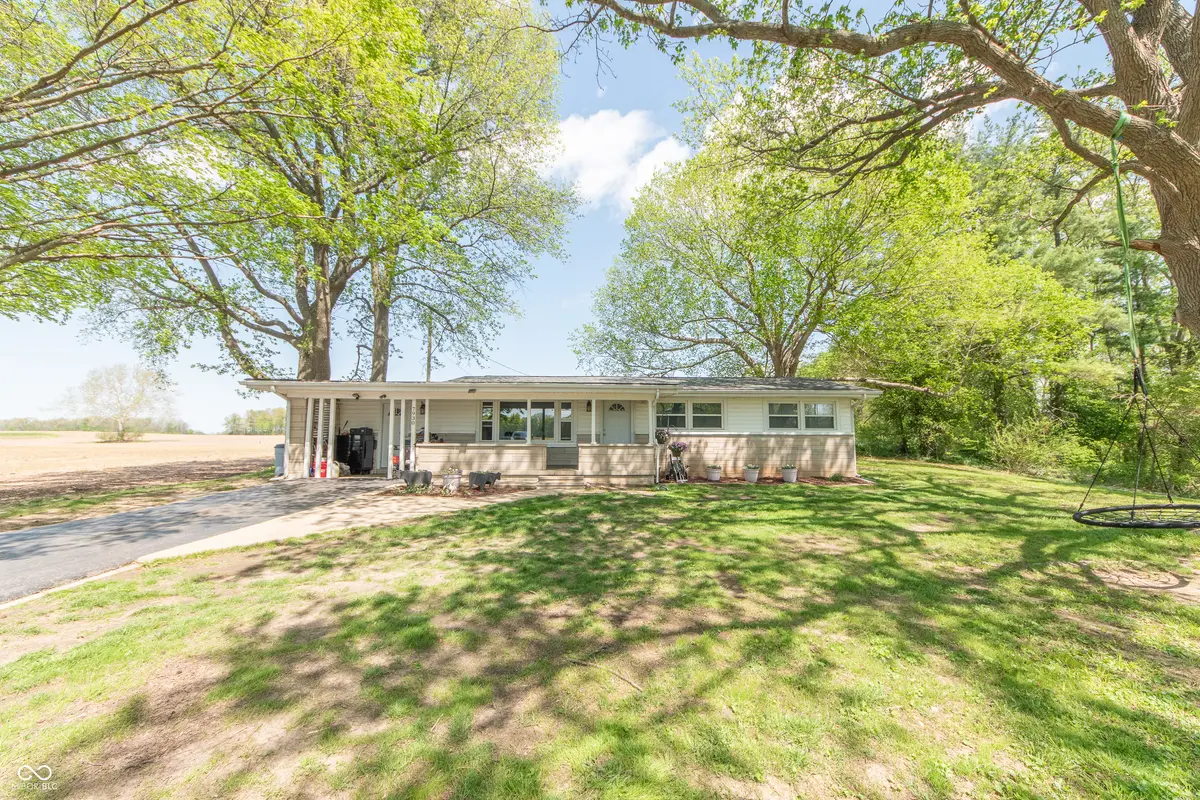 7930 E 25th ST, Columbus, IN 47203