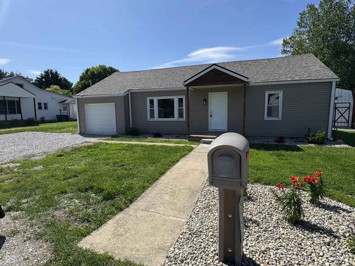 1183 S Baker ST, Rushville, IN 46173