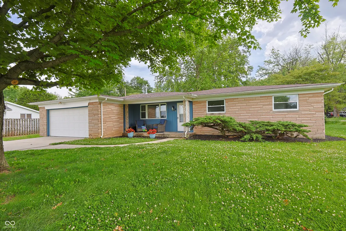 13705 E 200 S, Columbus, IN 47203