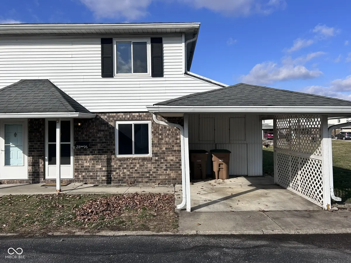 2896 Two Worlds DR, Columbus, IN 47201