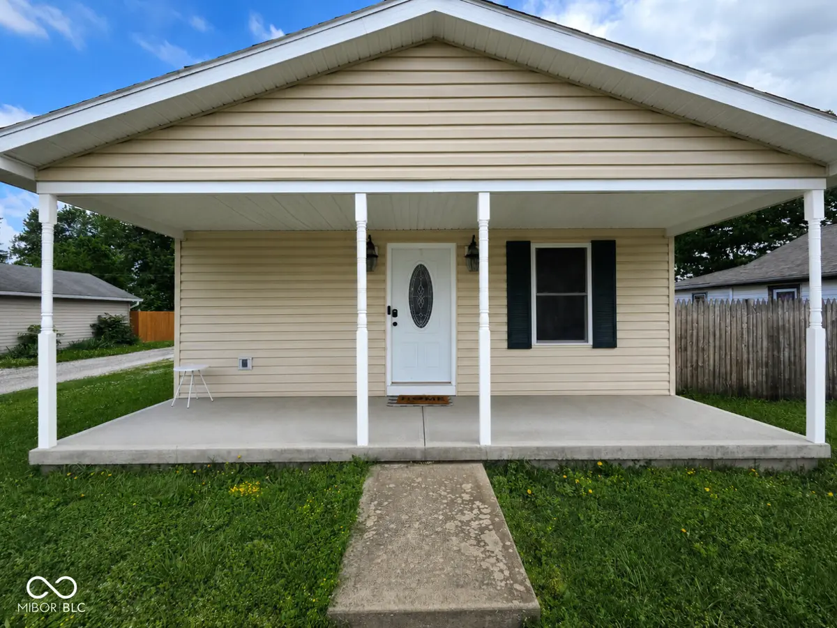390 W Harrison ST, Martinsville, IN 46151