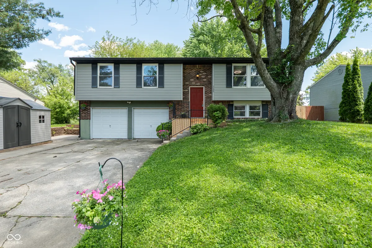 7525 Turnberry CT, Indianapolis, IN 46237