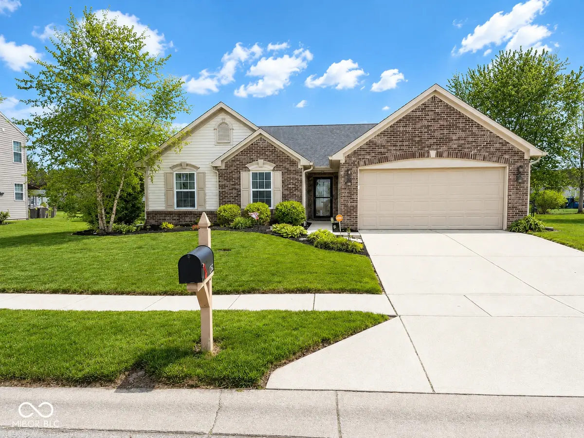 1354 Turfway DR, Avon, IN 46123