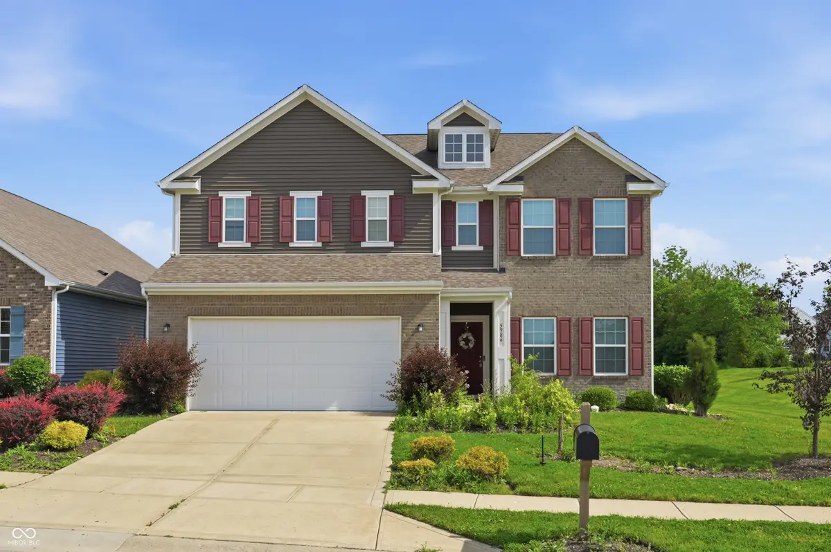 5986 Meadowview DR, Whitestown, IN 46075