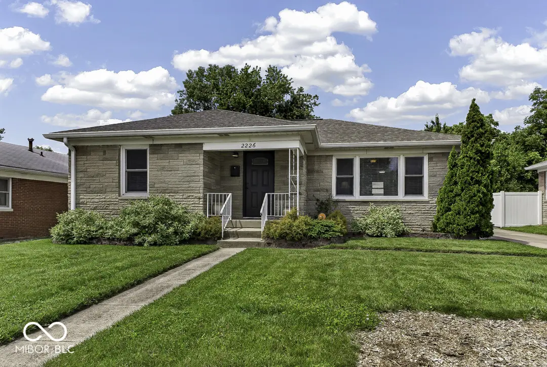 2226 Main ST, Beech Grove, IN 46107