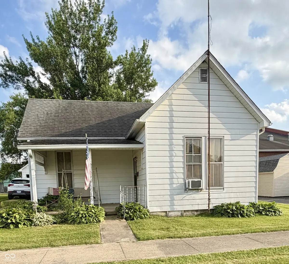 515 Jackson ST, Hope, IN 47246