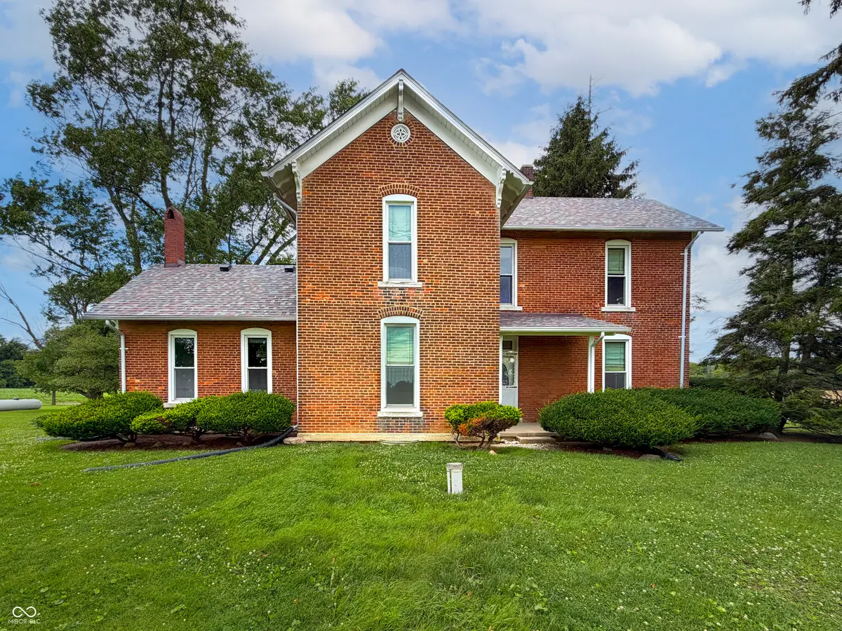 10021 N 400 W, Fountaintown, IN 46130
