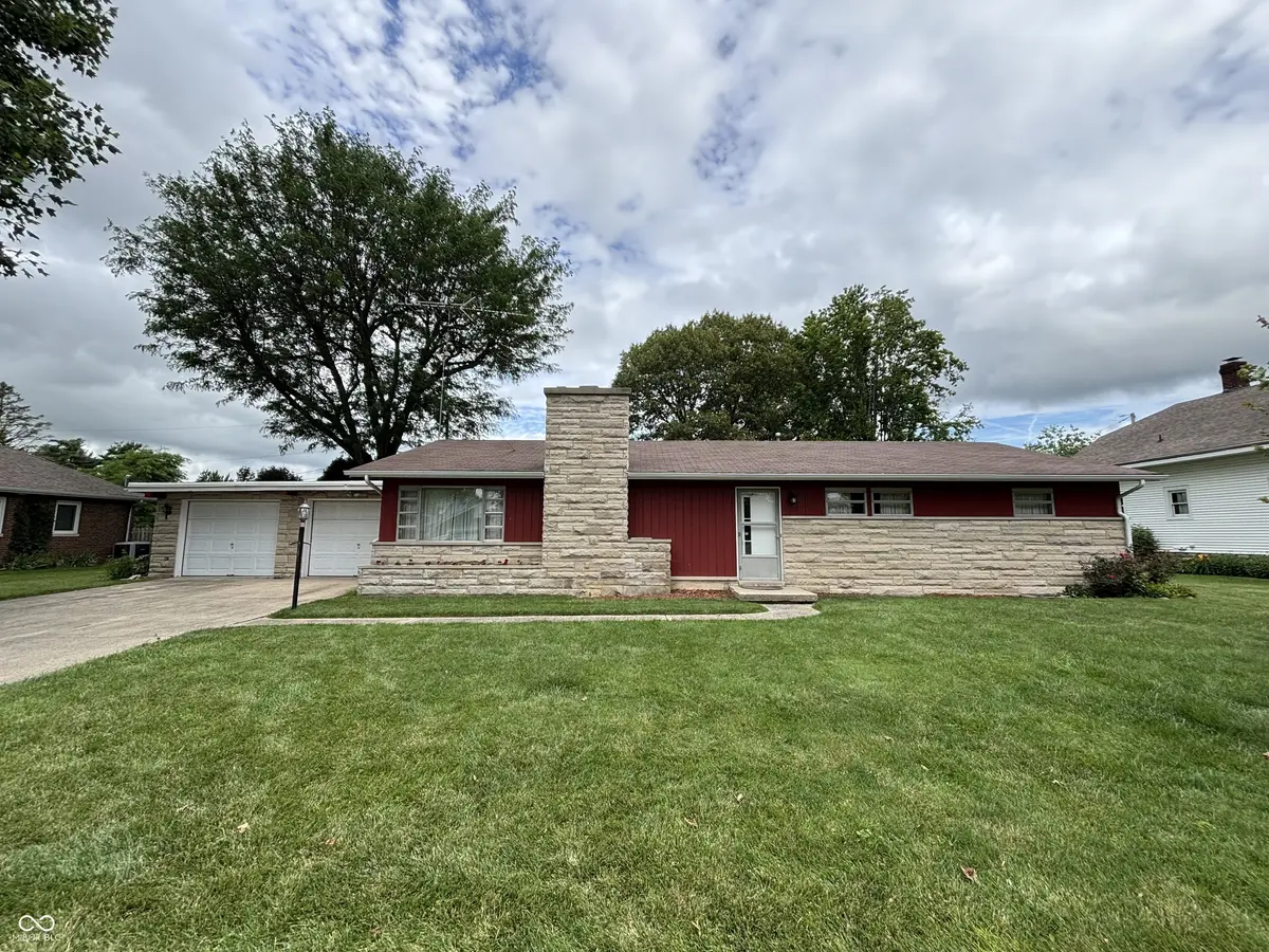 324 Hillcrest AVE, Batesville, IN 47006