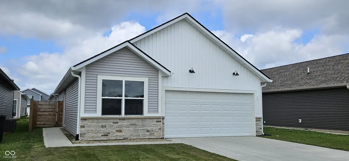 1434 Wigwam LN, Martinsville, IN 46151